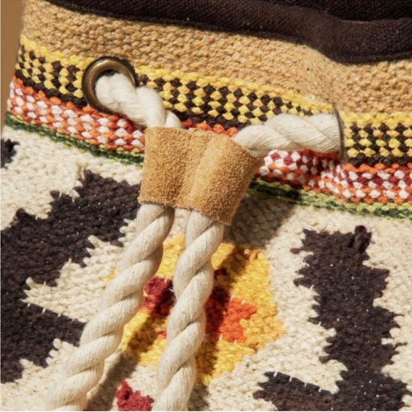 NWT Tan & Cream Boho Mojave Handcrafted Tassel Backpack - Picture 7 of 9